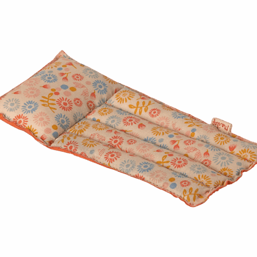 maileg air mattress, mouse flower